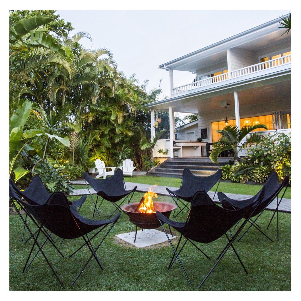 Cooler Autumn nights means the fire pit is the place to be #outdoors #firepit #stargazing #staywarm #atlanticspaces #atlanticbyronbay