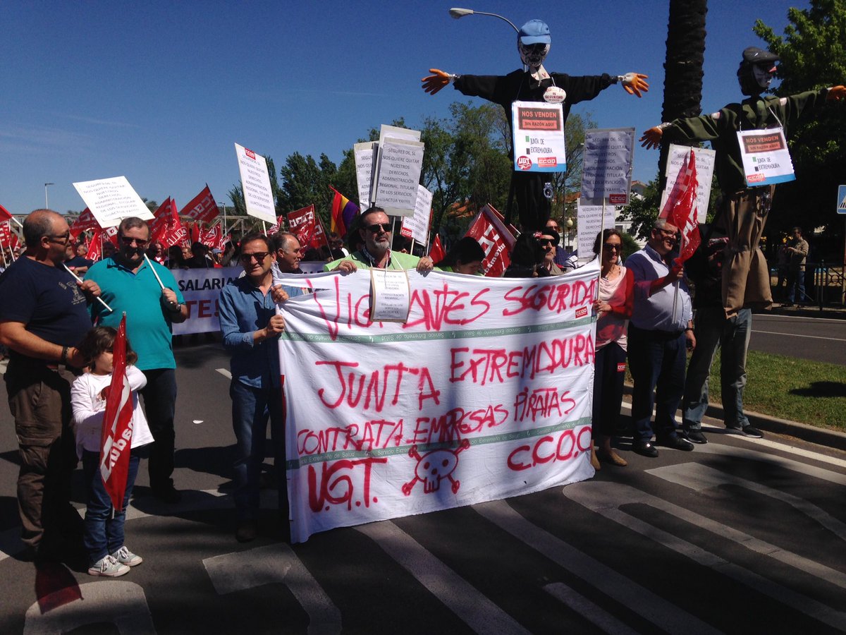 UGTJEX's tweet photo. #1deMayo > No hay excusas #alacalle @UGTExtremadura https://t.co/l0gX2X5jIt