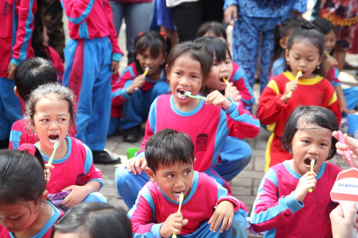 [Berita Kampus] “BRUSH FOR A BRIGHT SMILE” Ajarkan Pentingnya Menyikat Gigi | Selengkapnya... lpmlimas.com/brush-for-a-br…