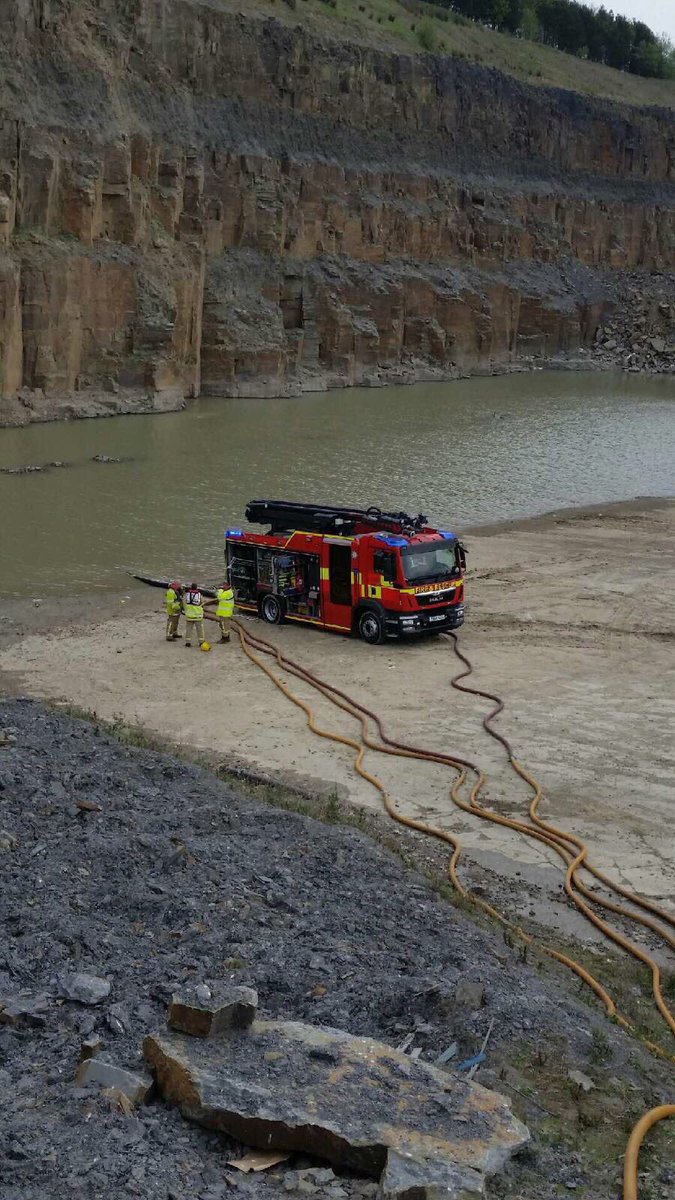 RosenbauerUK's tweet photo. Showing it's flexibility in a support role, this morning, supplying 4,500 litres per minute to the fire ground #ATstinger https://t.co/X2I8K75Hl5