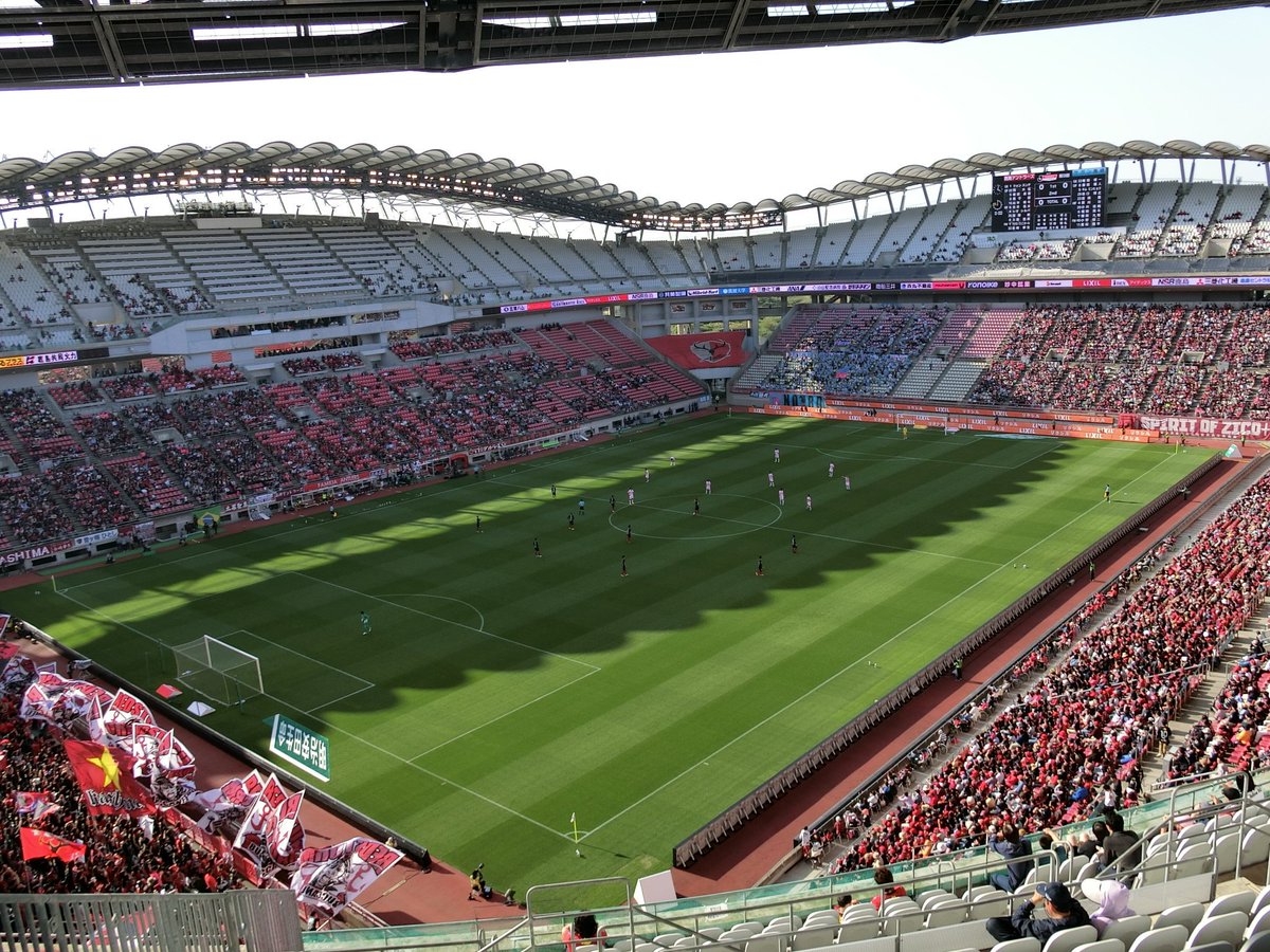 イーリス 昨日は久しぶりの鹿島スタジアムで浦島太郎状態でした スタジアム外の施設が増えている 屋根を治している チケットの種類が変わっている ホームとアウェイの席が変わっている 2階席のモニターが新しくなっている Antlers T Co