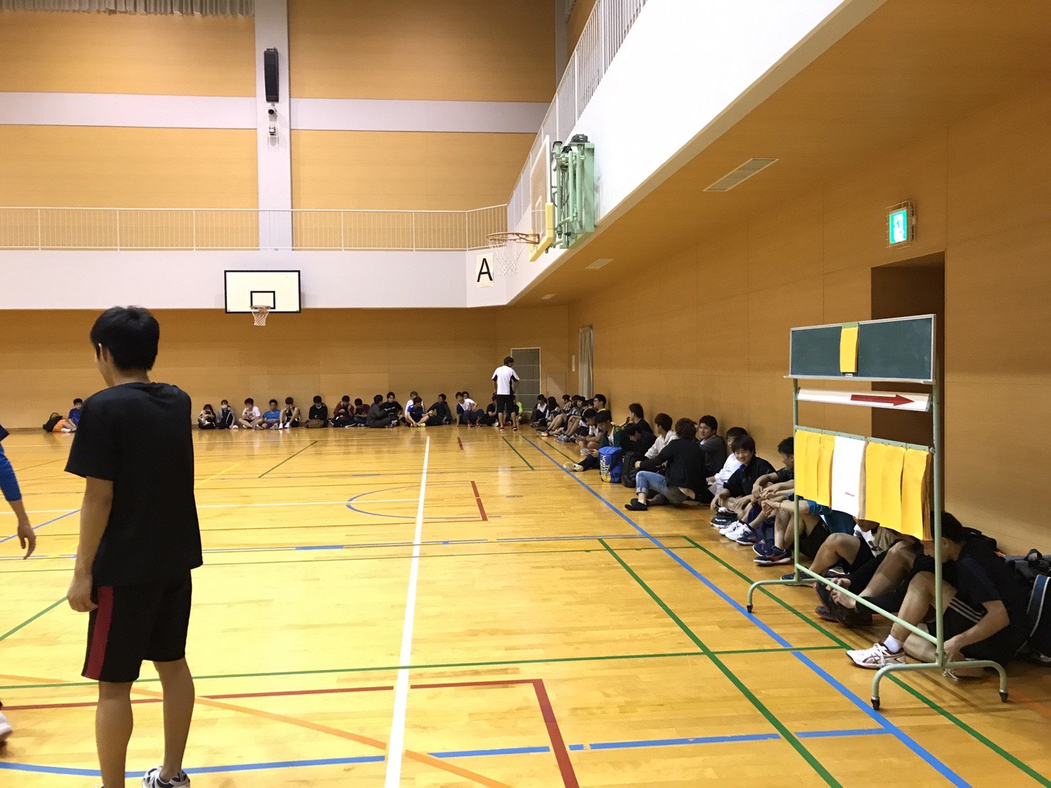 福工大シーズンスポーツサークル On Twitter 今日はコミセン和白体育館がこのように 今までにない光景ですね 驚きが隠せない役員達でしたね
