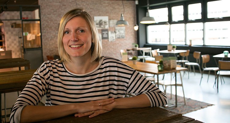 Christina: "Ik ben geïnteresseerd in hoe ouderen, mantelzorgers en professionals zelf tegen #technologie aankijken" techgirl.nl/techgirl-chris…