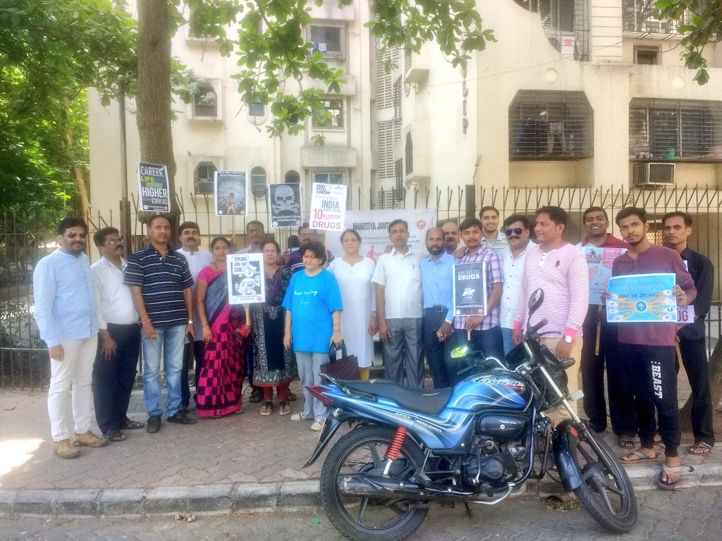 Vaishalibjp's tweet photo. Thank you all for your support for drugs free powai.@imShriniwas  @BJYM https://t.co/y06pb1iCIU