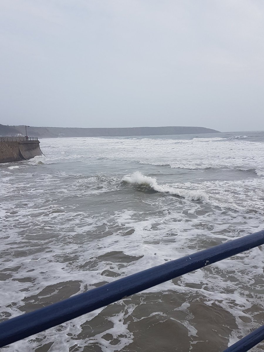 SamD1002's tweet image. Choppy sea today @Filey_UK , gorgeous as always 😎