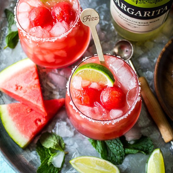 {NEW} Watermelon Mint Margarita | #MargaritaEveryDay #CraftYourCocktail #ad thebeachhousekitchen.com/2017/05/01/wat… via @thebeachhousek