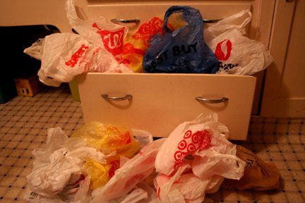 OneTuffPuff's tweet image. #PleaseDontAssumeThat all those plastic bags in hoarding are actually gonna get used