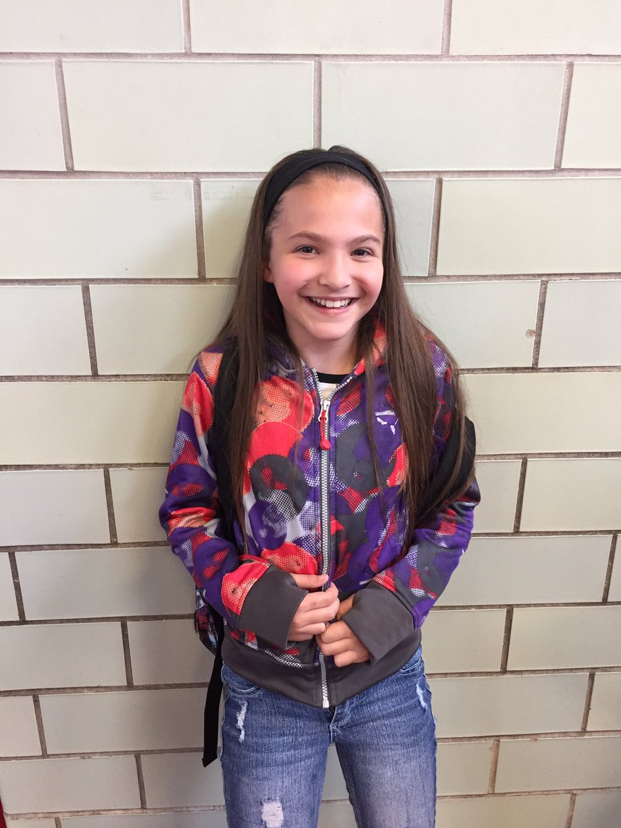 CECardinals's tweet image. Letter G for Gianna Schroder. Gianna does beautiful work, takes her time, is thoughtful &amp;amp; an awesome cheerleader! #20left #26daysofstudents