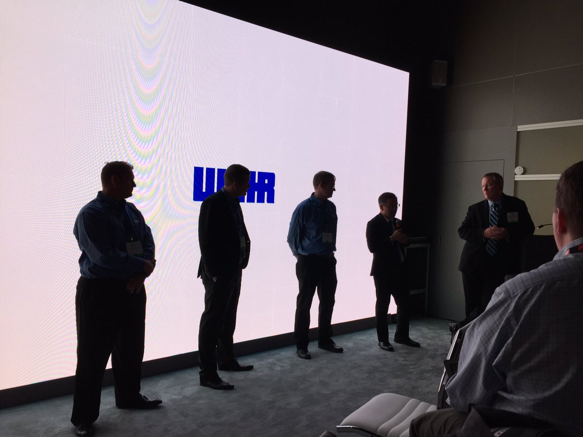 WaterTechOnline's tweet photo. .@WeirOilAndGas engineers answer media questions on Pressure Control Intelligence System. #WeirKnowHow #OTC2017 @FlowControl_Mag #PFNetwork https://t.co/9EExS3RP02