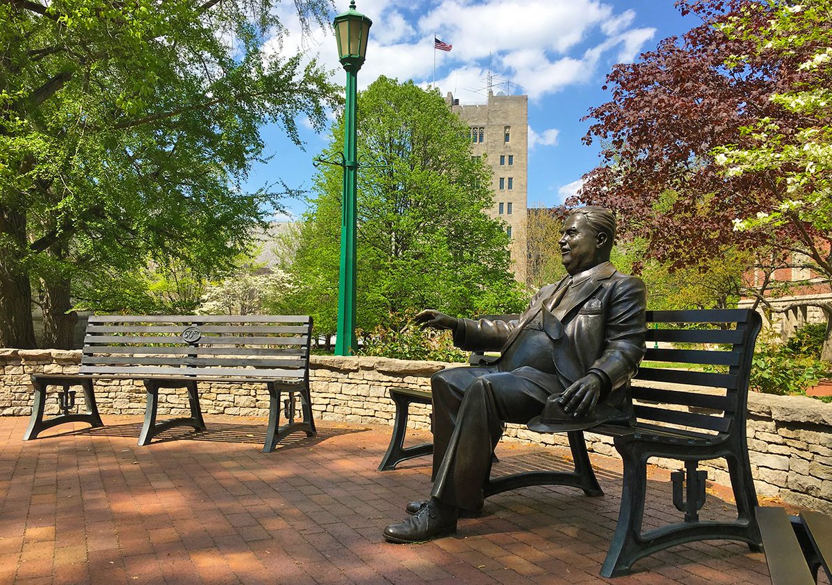 Best of luck on your final exams this week, students! Have you shaken the hand of Herman B Wells for good luck?