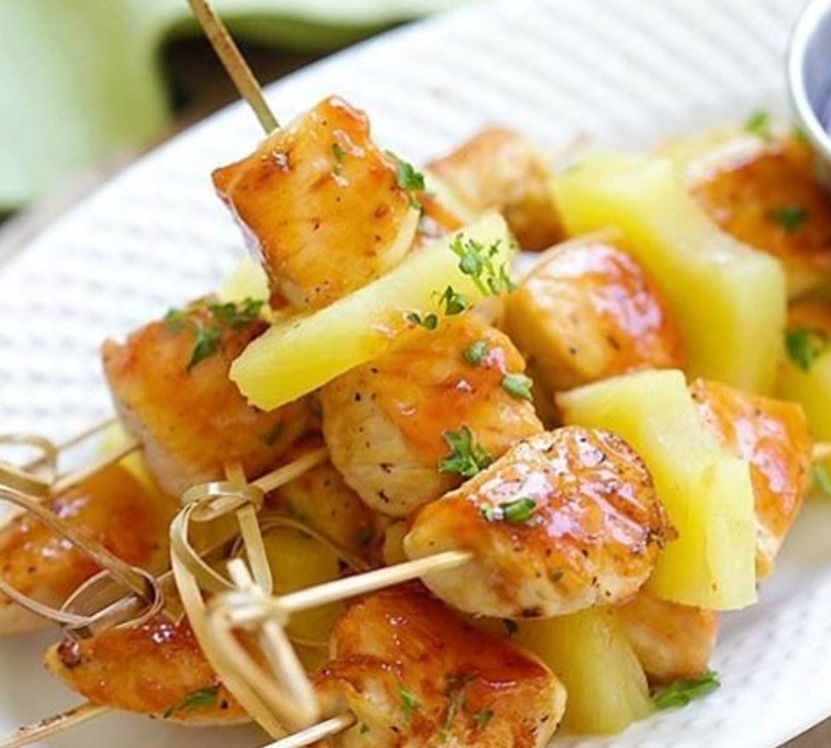 Курочка на шпажках с сыром