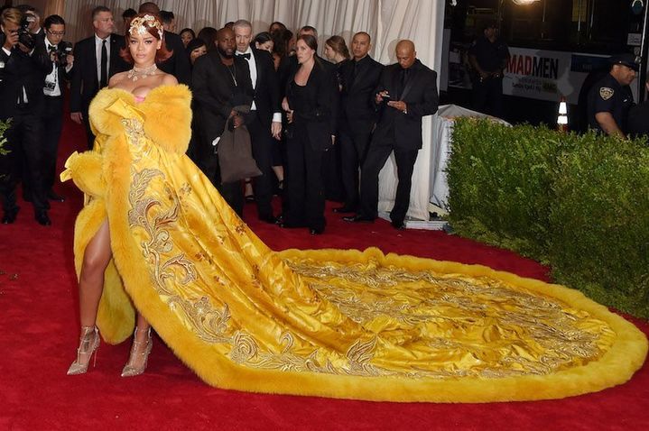 Look back at the most iconic dresses of all time (of course, rihanna's ...
