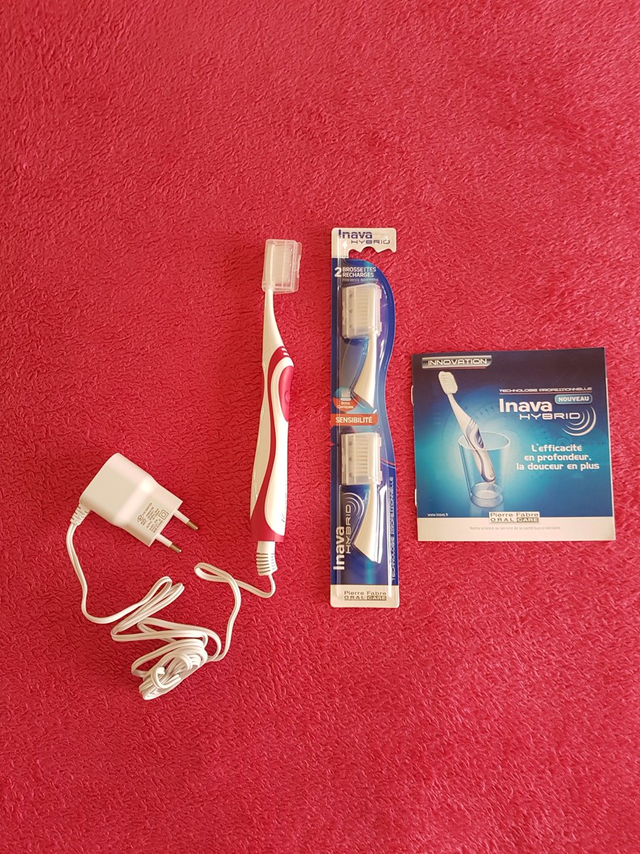 EmilieEtDamien's tweet image. #Sampleo #Inava new brosse à dent hybride 🖒😁