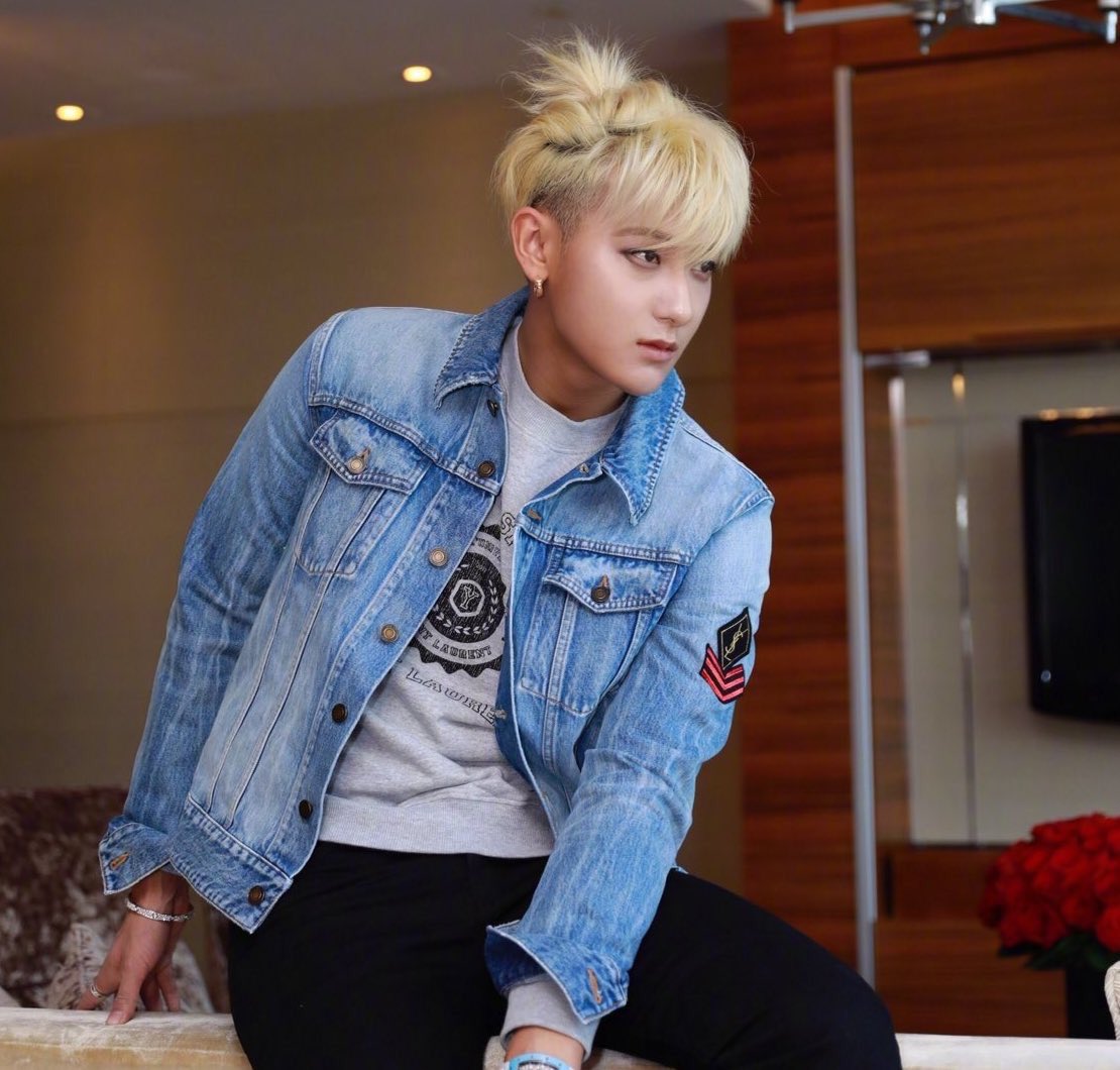 HAPPY BIRTHDAY TO MY BABY HUANG ZITAO THE KING OF CPOP  