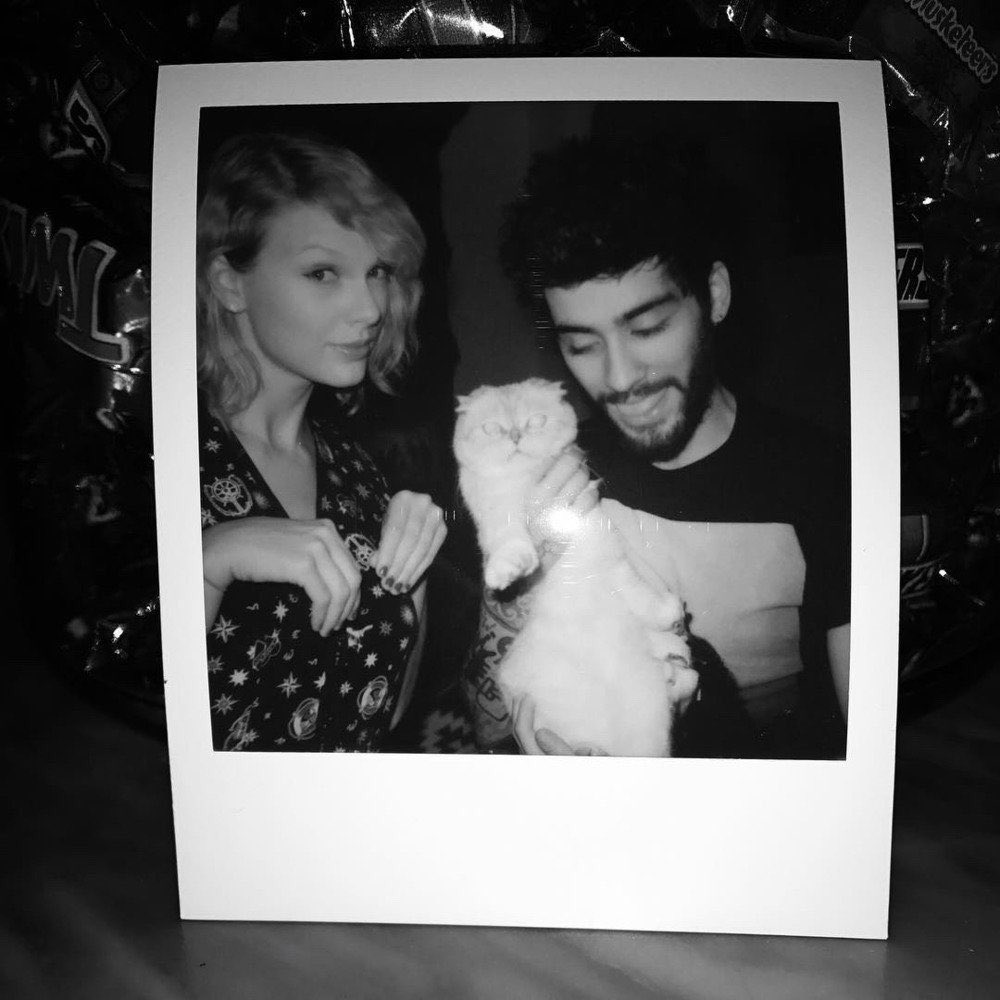 EquipoTSwift's tweet photo. #IDontWannaLiveForever de Taylor y @zaynmalik ha cruzado los 4 millones de copias vendidas en todo el mundo! 📀📈 https://t.co/Sj4dKP34aE