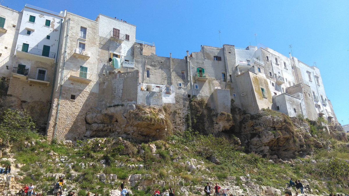 _rugari's tweet image. 🌊🌊🌊 Anticipo d'estate, questa mattina a #Polignano