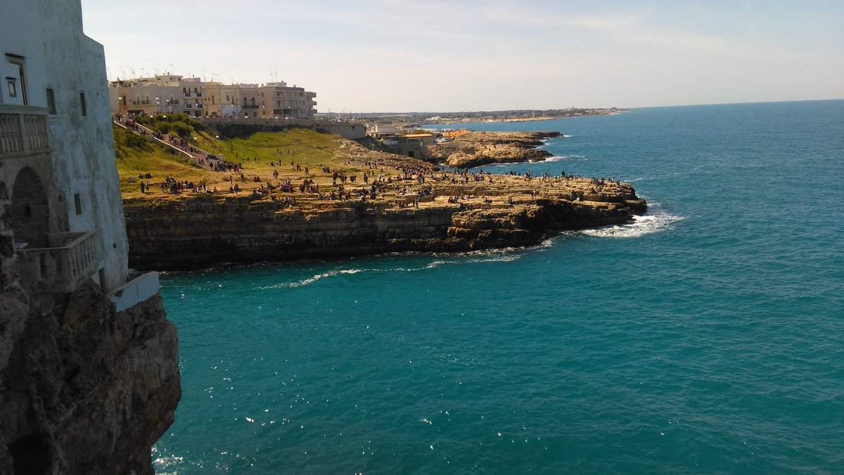 _rugari's tweet image. 🌊🌊🌊 Anticipo d'estate, questa mattina a #Polignano