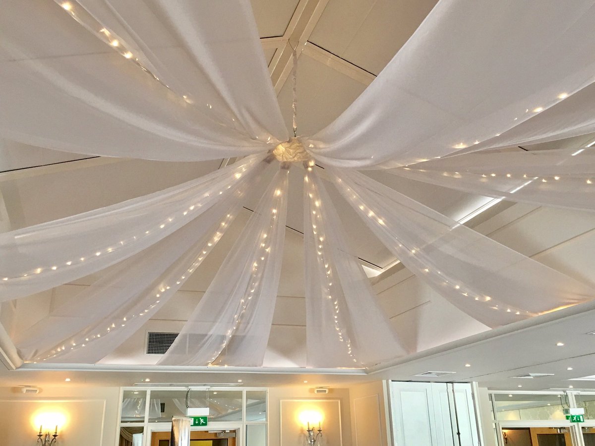 DeansEvents's tweet image. Great wedding fair today @BicHotelGolfSpa   Great to catch up with lovely suppliers @darrenbedding @thelittledelico