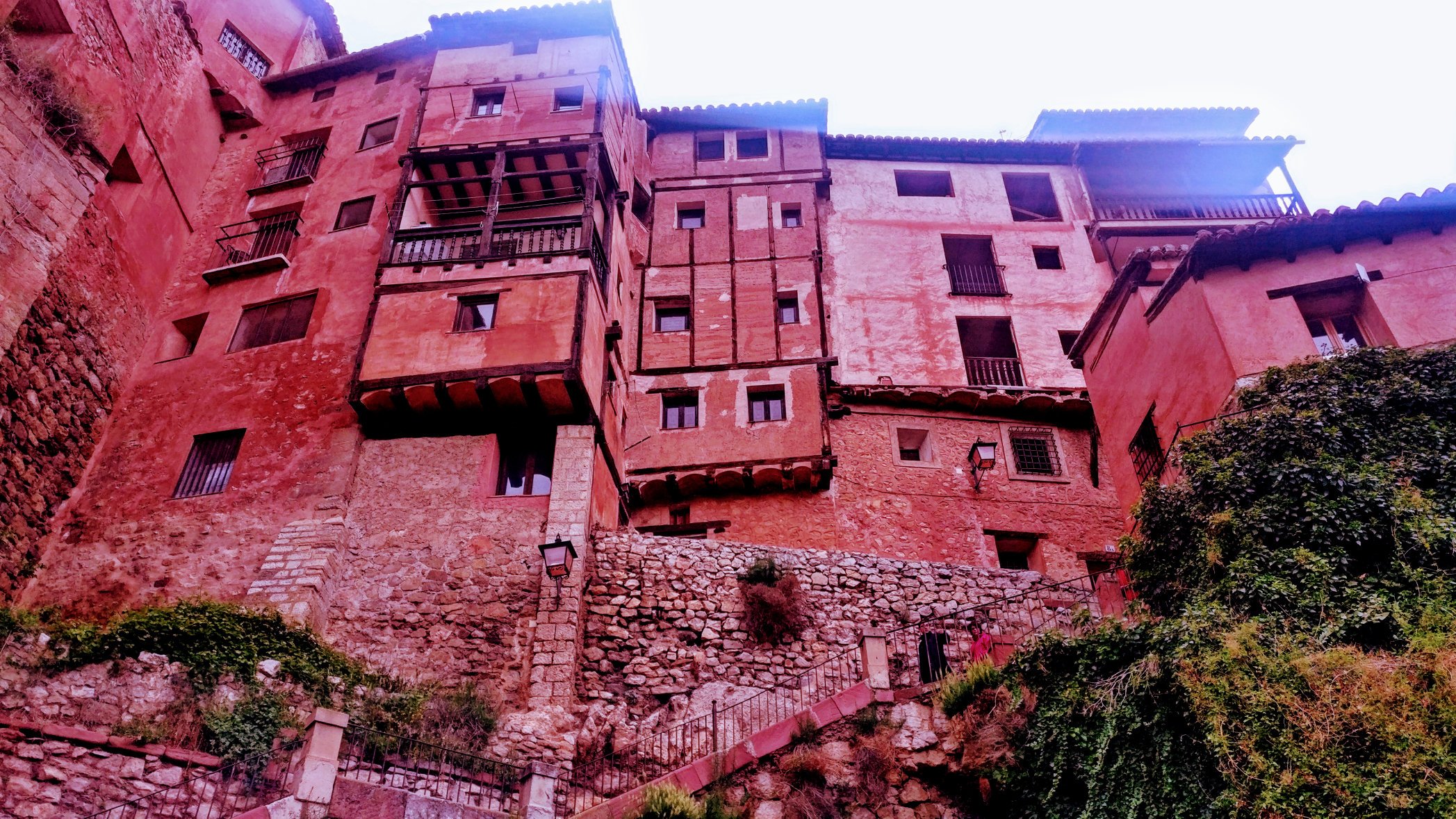 on Twitter: "Casas colgadas. Albarracín. #Teruel. #fotosdeviajes #travelphotography https://t.co/dpHTgdS3fC" / Twitter
