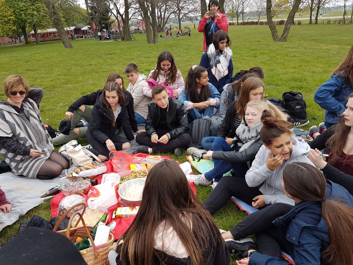 Ein toller Montag mit einen Picknick auf dem Tempelhoferfeld und danaxh noch auf dem Rummel💕 #intercanviBC1617 #Leah #1demayo