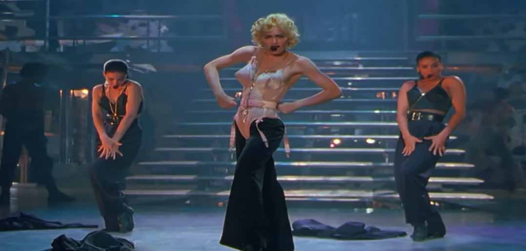 RealObsessionXO's tweet photo. .@Madonna In Meltdown Mode Over @UniStudios #BlondAmbition Biopic https://t.co/9e9ASjsUpK  😳 #madonna #SlowHands #BieberBBMAs #BTSBBMAs https://t.co/3th6eGgwfh