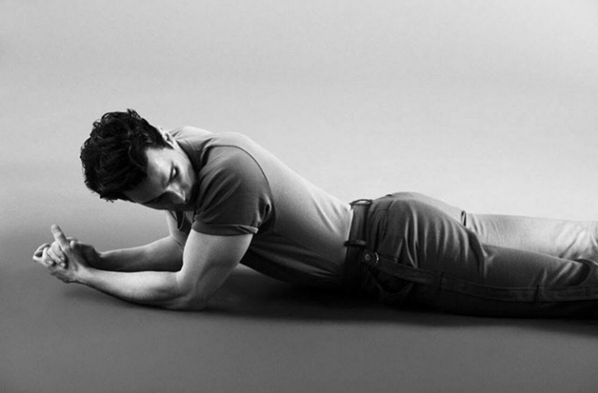 paulaliion's tweet photo. ¿Sera comodo? #BuenasNoches #MattBomer #MateoBomerIsPerfect #SexyBomer #BlueEyes #RevistaOut https://t.co/9LtWMhtUmQ