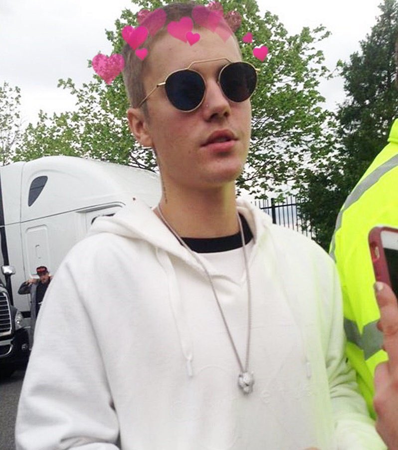 posersquad's tweet photo. MULTIRAO DE FOTOS

CADA RT VALE UM VOTO  #JustinBBMAs https://t.co/uorz1f4nbE