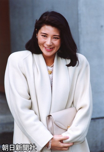 Twitter पर Yayoi ご婚約内定発表後 初めて外出なさる雅子さま 晴れやかな表情で イタリア ヘルノ製のカシミヤコートが実に印象的 皇太子妃雅子さま