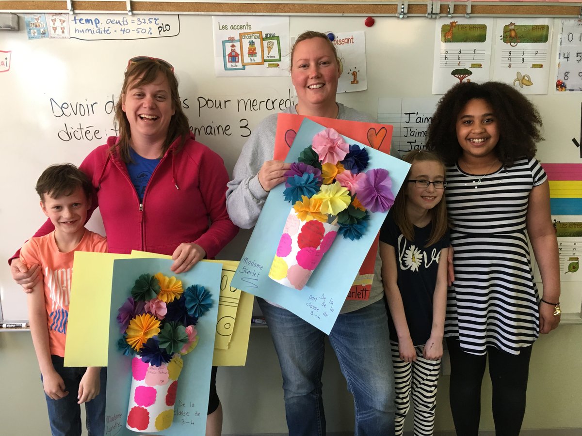 De beaux cadeaux pour les conductrices d'autobus en cette journée des conductrices d'autobus.