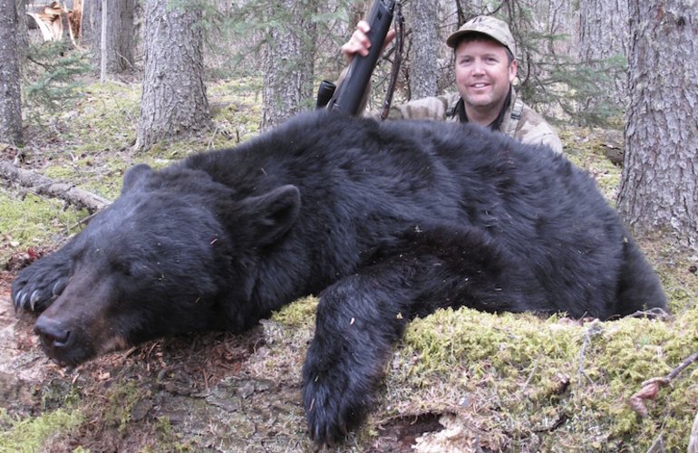 winchester's tweet image. Does your spring include #BlackBearHunting? 
#BlackBear hunting is rising in popularity for #SpringHunts: blog.winchester.com/2017/spring-hu…