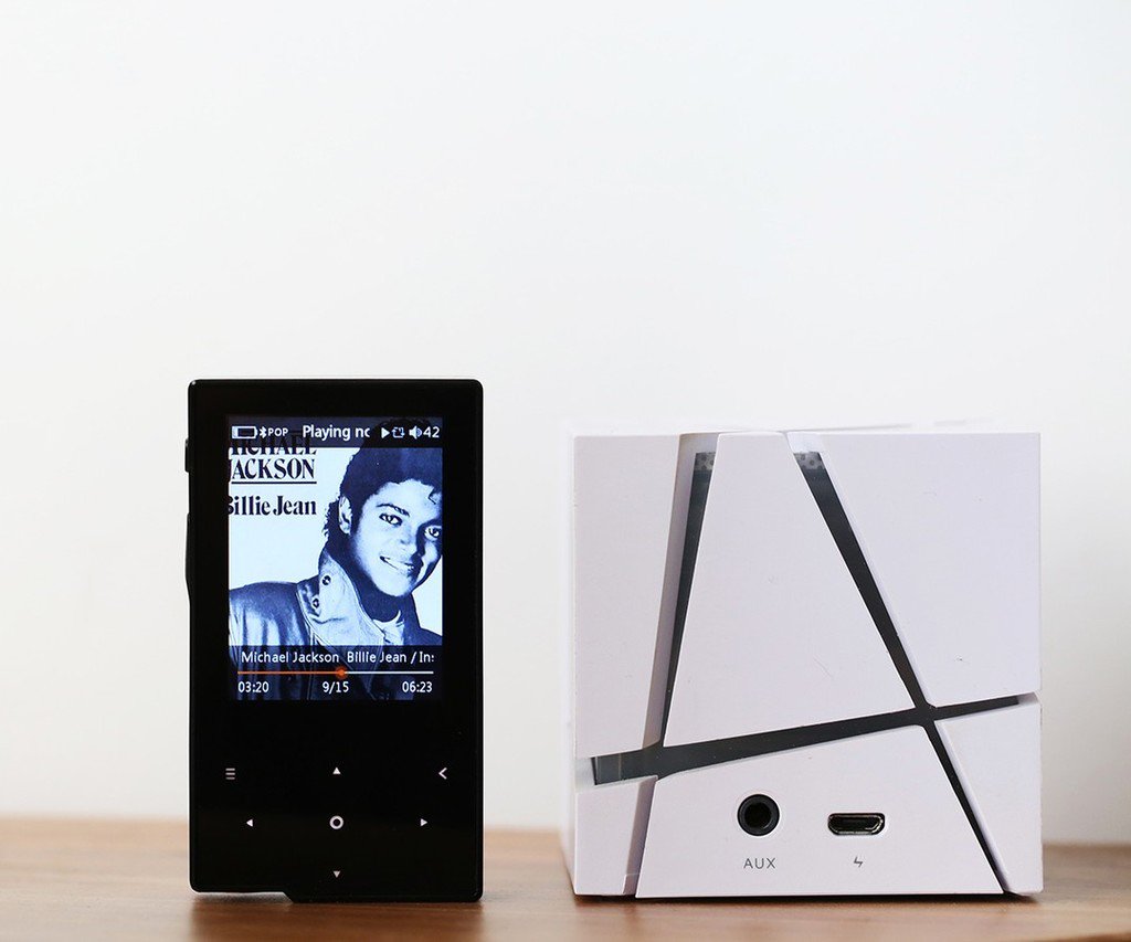 Hidizs's tweet photo. Bluetooth 4.0 with APT-X protocol, double-way lossless Bluetooth transmission allows easy enjoyment of music with … https://t.co/uF6RTPvuWH https://t.co/8rbDK76YTg