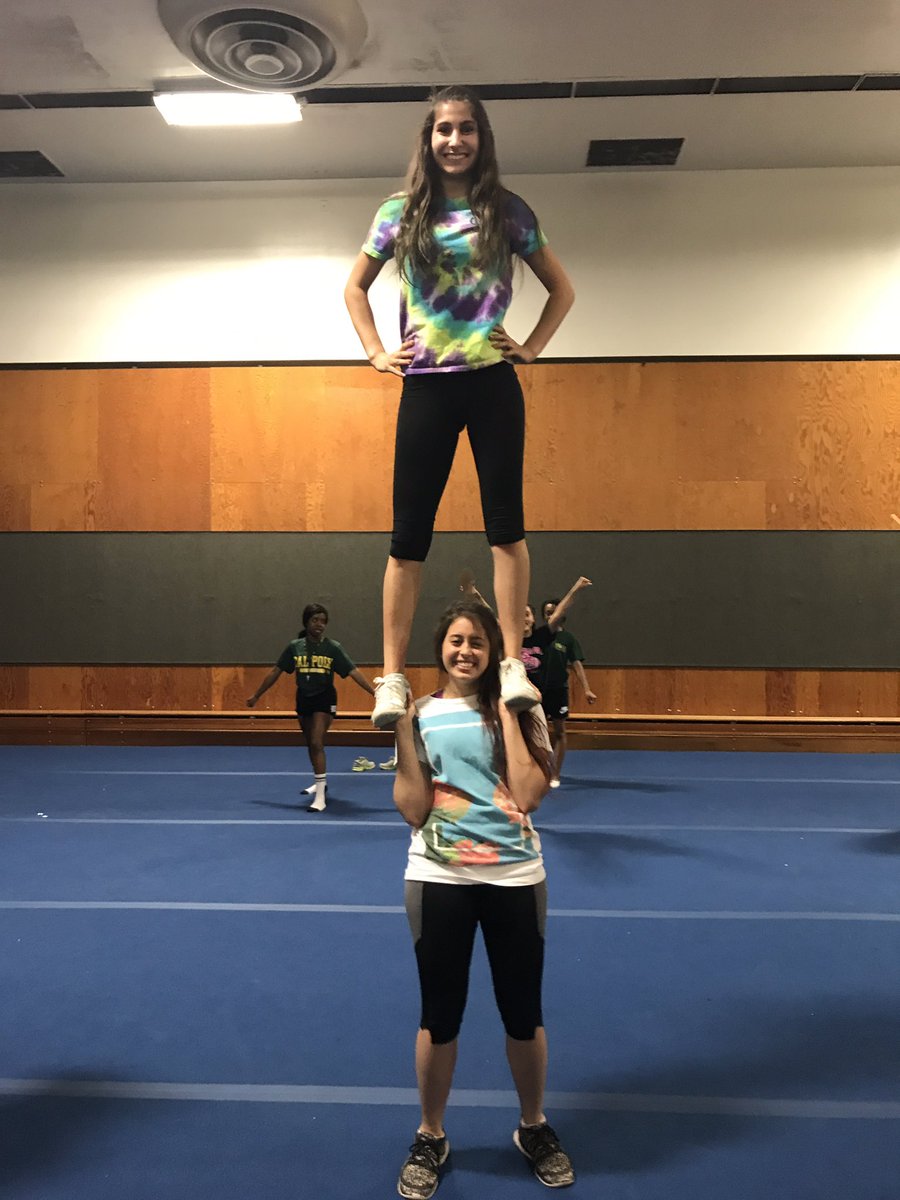 adihoz1010's tweet image. Big and little potato try to stunt🥔🥔