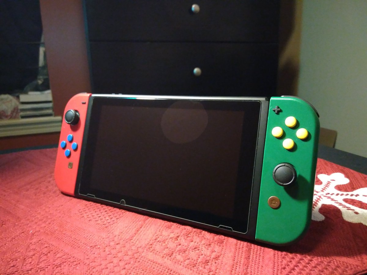 mario and luigi joycons