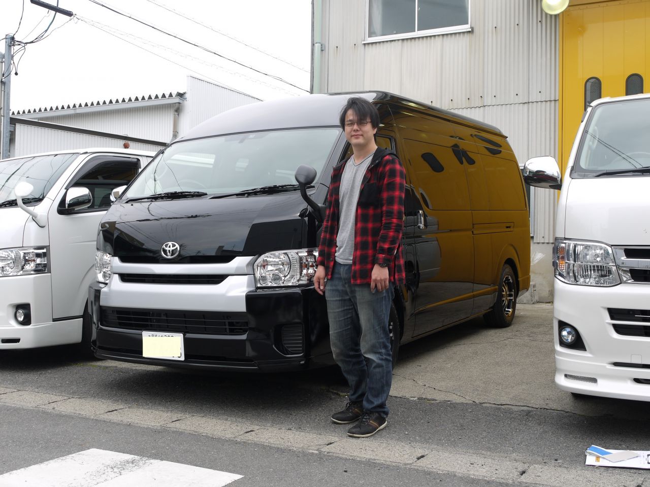 تويتر ハイエース専門店flexdream小牧店 على تويتر コミューターｇｌ １４人登録の２ナンバーのお車を構造変更し３ナンバー １０人乗りに 今回大きなハイエースを検討しておりましたがグランドキャビンですとガソリン車しか無いためにコミューターｇｌ ディーゼル