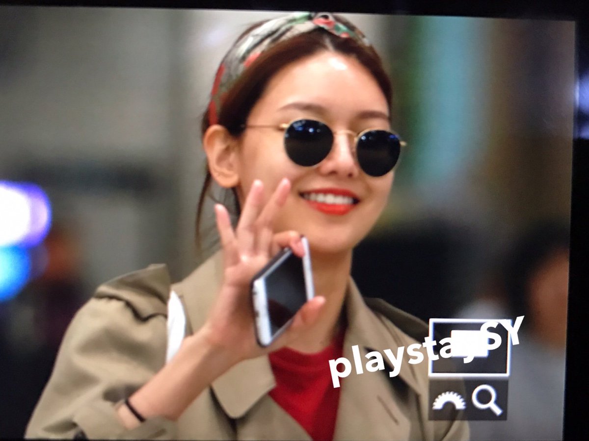 [PIC][02-05-2017]SooYoung trở về Hàn Quốc vào trưa nay C-yVA9tXkAEW7Yn