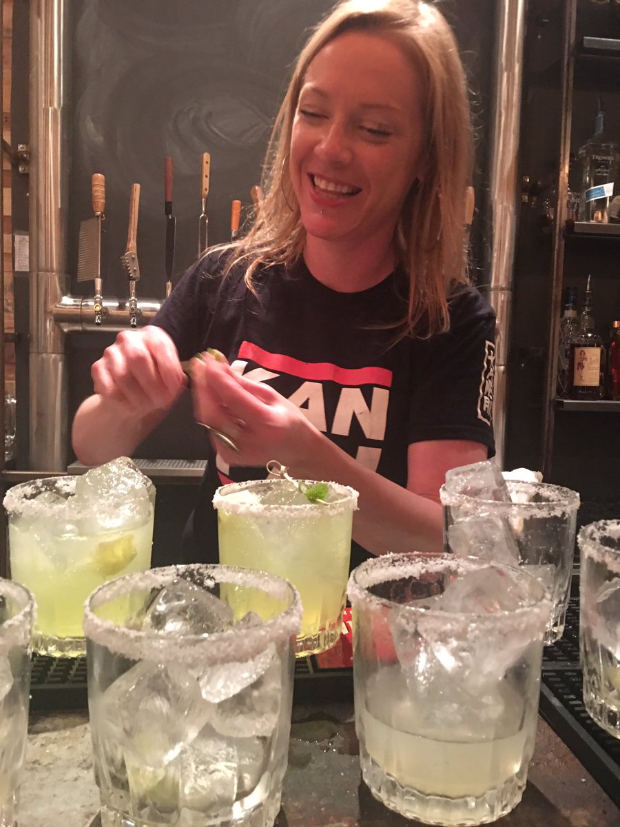 It was like that <a href="/KanpaiSnackBar/">Kanpai Snack Bar</a> <a href="/JarritosCanada/">Jarritos Canada</a> pop up collab tonight. #mexicAsian #taiwanTO