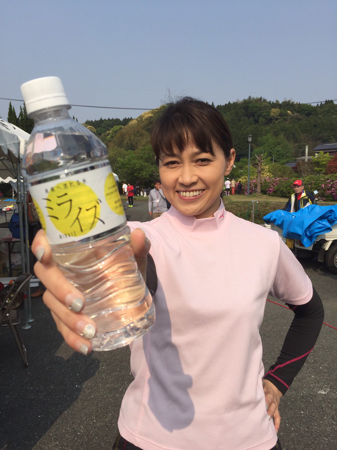 ミライズ 未来へ流れる水 スピードスケートの 岡崎朋美 さんと ミライズ 4月23日に 沖縄県 浦添市 で開催された よしもと芸人 アスリート 小学生150人 熱き闘いと笑いに溢れた ふれあい運動会 にミライズを提供 子供たちの運動 笑顔を