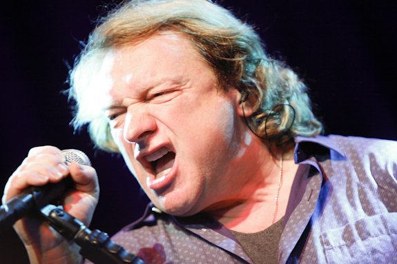 HAPPY BIRTHDAY LOU GRAMM !!! LET\S SHOW THE LOVE BY ROCKING TO SOME !! 