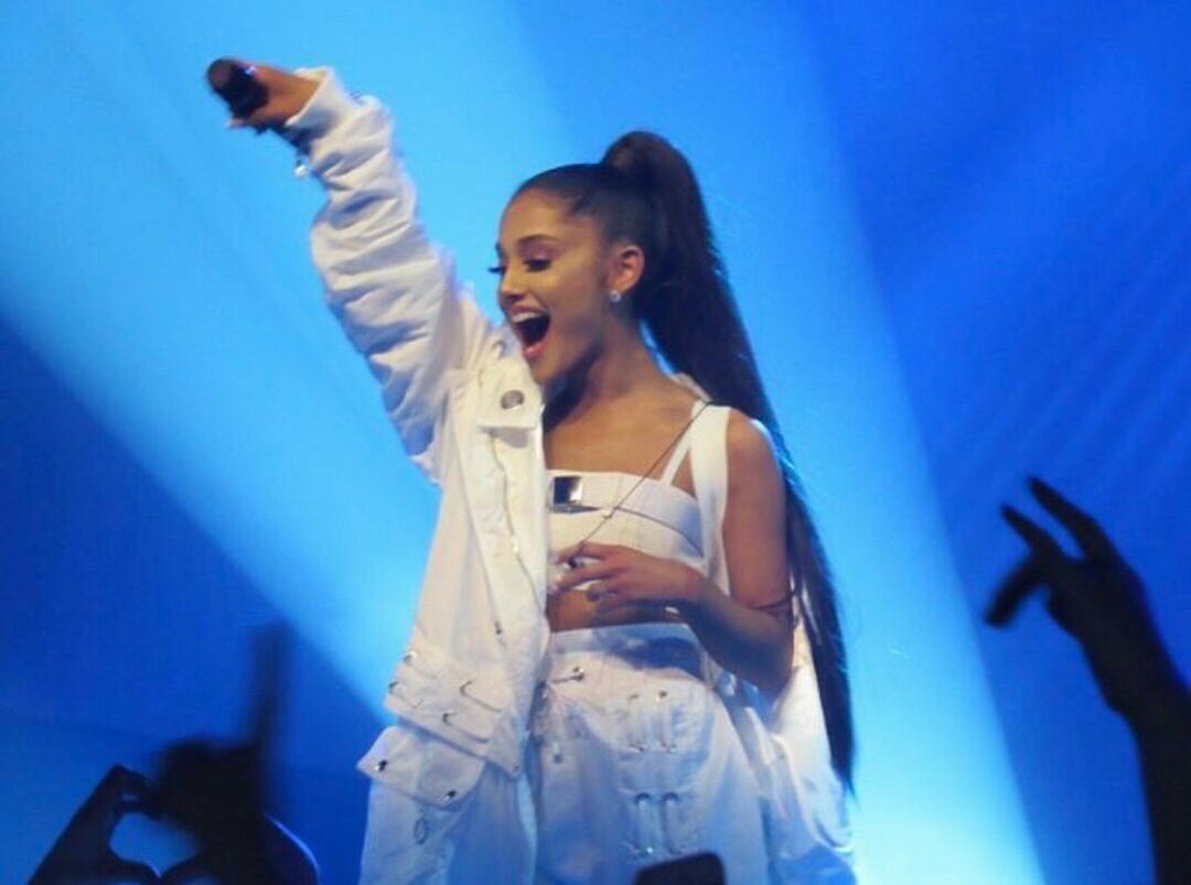 loveAriana456 tweet picture