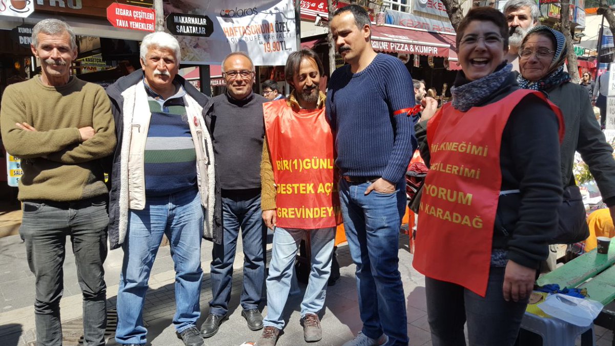 acun_karadag's tweet photo. Semihler direniyor açlıkla... Bugün 55 gün oldu. Kamu emekçileri direniyor... Bugün 175 gün oldu.Nereye gömdünüzse çıkarın vicdanlarınızı... https://t.co/BJIlj396Ur