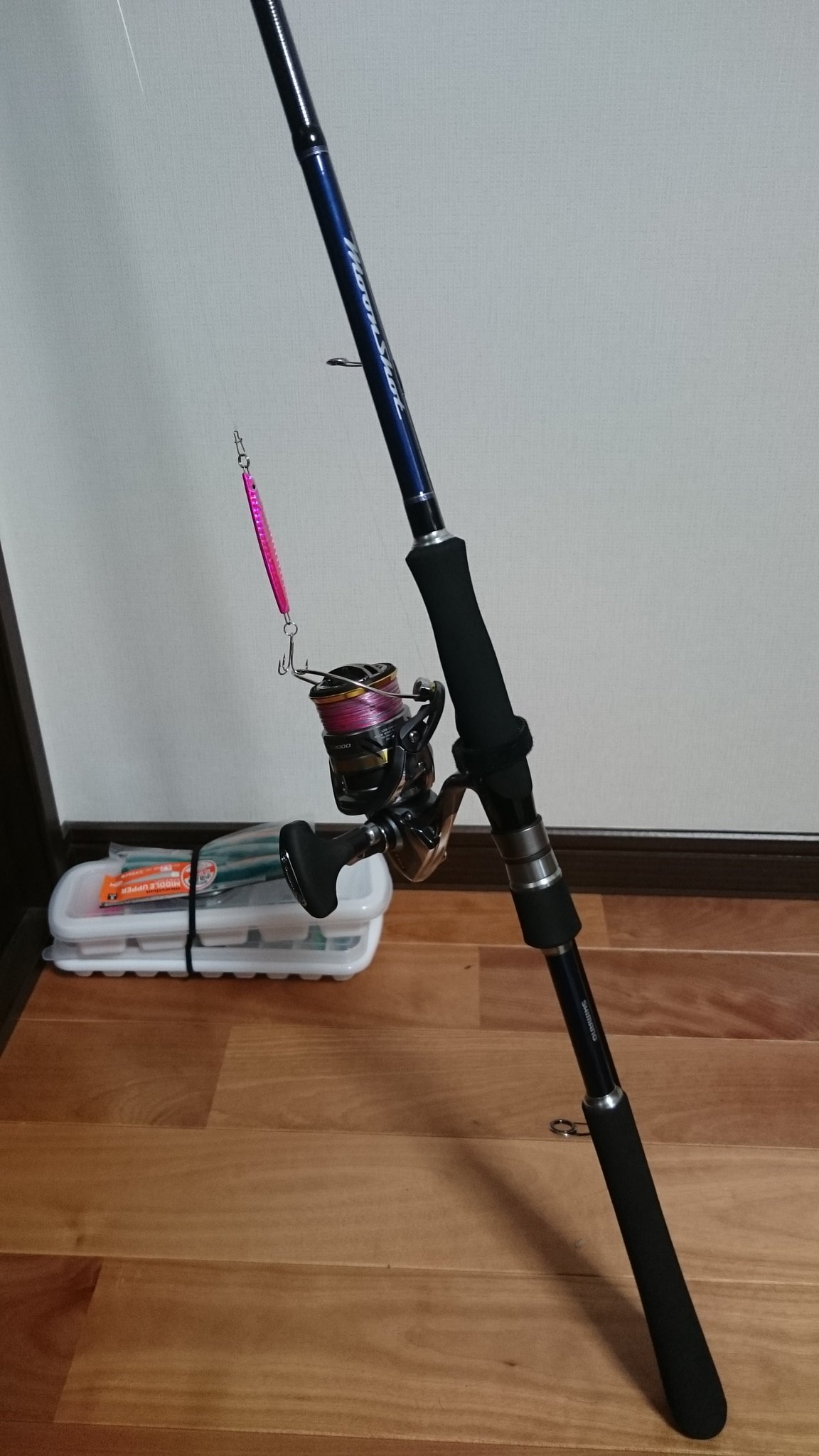 おぽっち 今日は釣具屋さんに行って 32 000くらい使っちゃったわ ロッド シマノ ムーンショットs900ml リール シマノ アルテグラc3000hg ライン Pe1 0号0m ショックリーダー フロロカーボン4号16lb ルアーはダイソーのメタルジグ18gつけてるww T