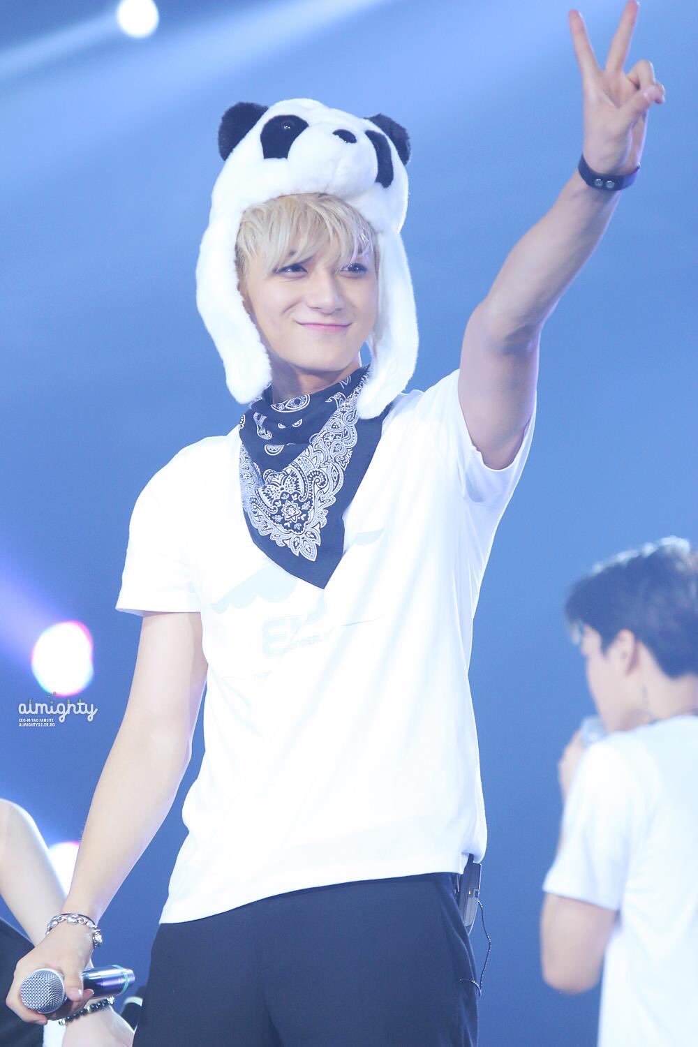 Hapy happy birthday Huang Zitao!! I miss your panda eyes already   Hope your fine and happy. 