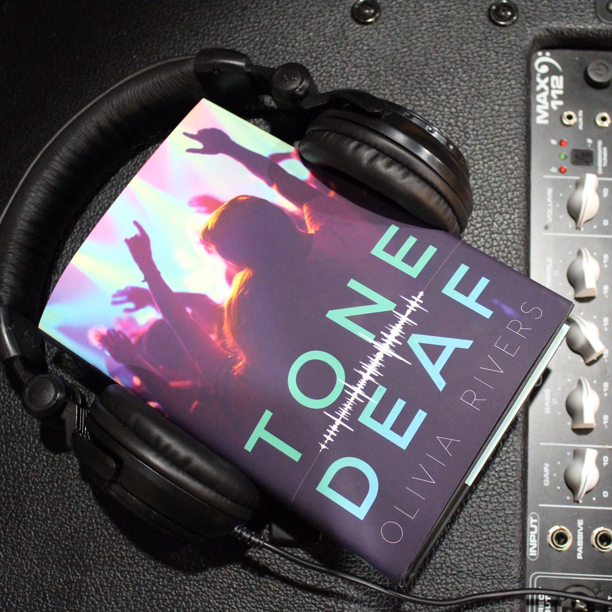 Check out my review for <a href="/RiversOlivia/">Olivia Rivers</a> 's #ToneDeaf! instagram.com/p/BJqnJahATAQ/