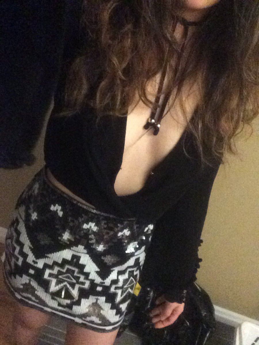 askthebf's tweet image. Red or black for New Year's Eve ?