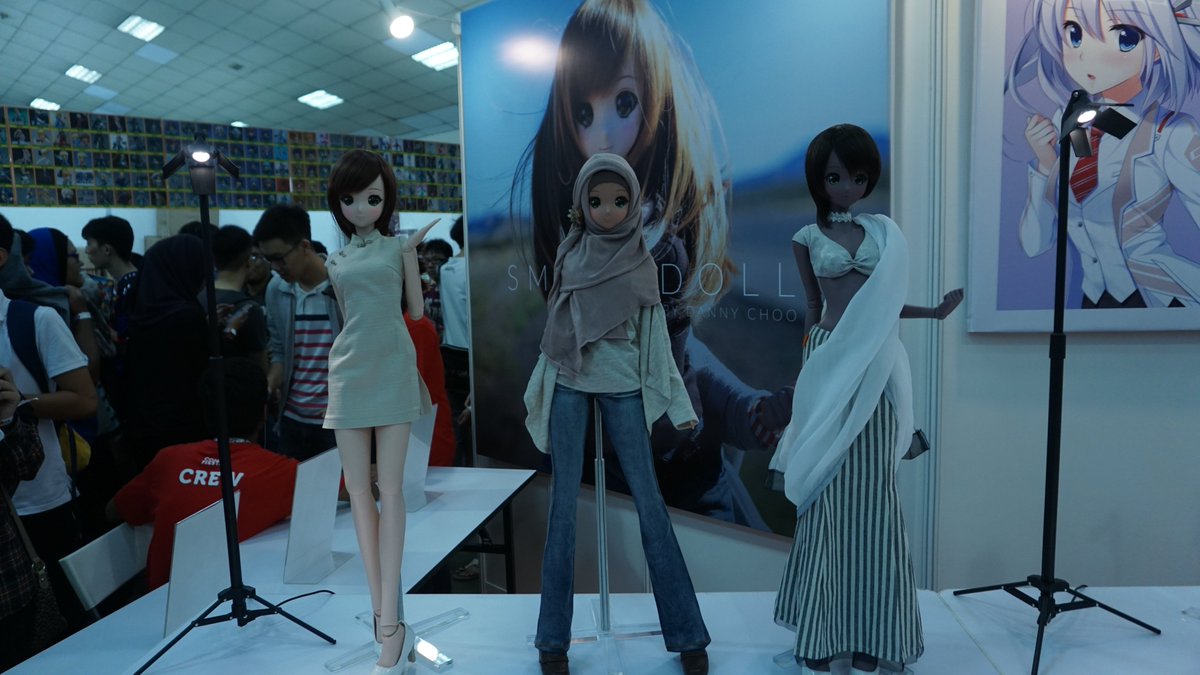 AqilZavly's tweet photo. Smart Doll Photoshoot Day 1 @MiraiRobotics
#comicfiesta2016 https://t.co/X1bvMFMdwV