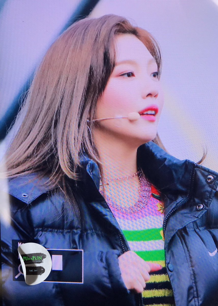 Pumpkin960903's tweet photo. 161231 리허설 #조이 💚🐥 https://t.co/D6eifH5DYg