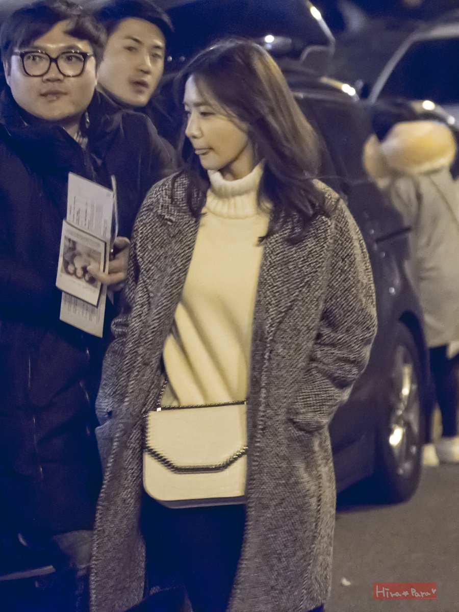  [PIC][30-12-2016]Tiffany và YoonA đến xem Concert của S.E.S vào tối nay C0-CHPqUQAIGh5y