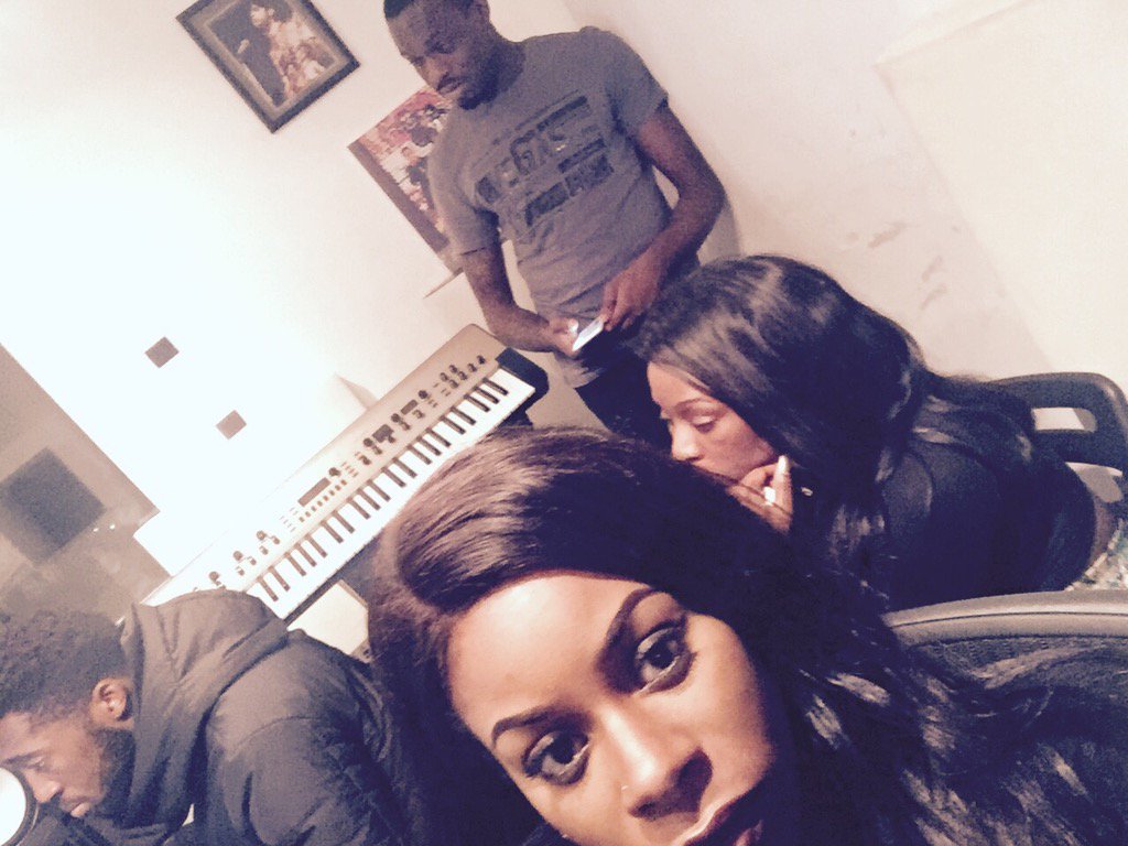 itsmejozie's tweet photo. Somethings cooling 😜 @2Tooloudents @Remedeeuk 🔥🔥🔥 https://t.co/HMqgtoPwgu