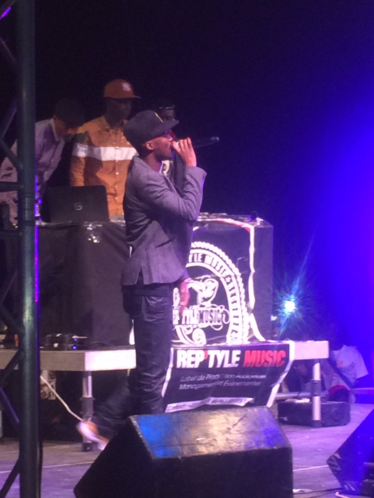 Sir_Fall's tweet photo. .@akhloubrickest met le feu 🔥 #TLKShow #TayLaKagnShow #RapGalsen https://t.co/7tJ6IBox7e
