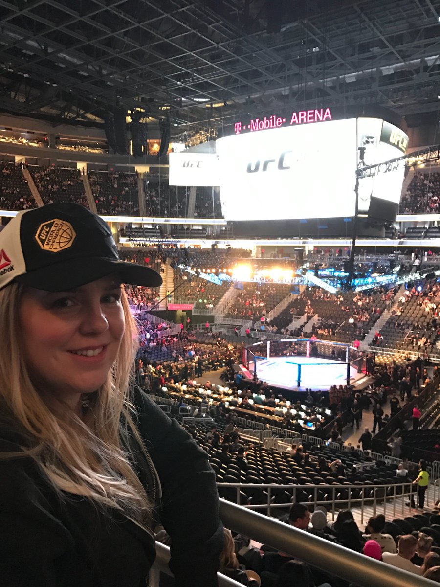 ARMBARFLY7's tweet photo. So excited to be here!!! #ufc207 https://t.co/ZEpp5DPtcW